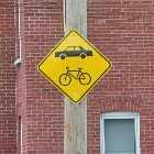 low flying cars chemin du roy quebec canada avril april 2012