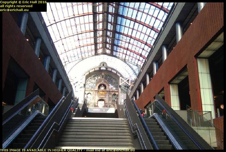 glass roof antwerp central railway station belgium october octobre 2016