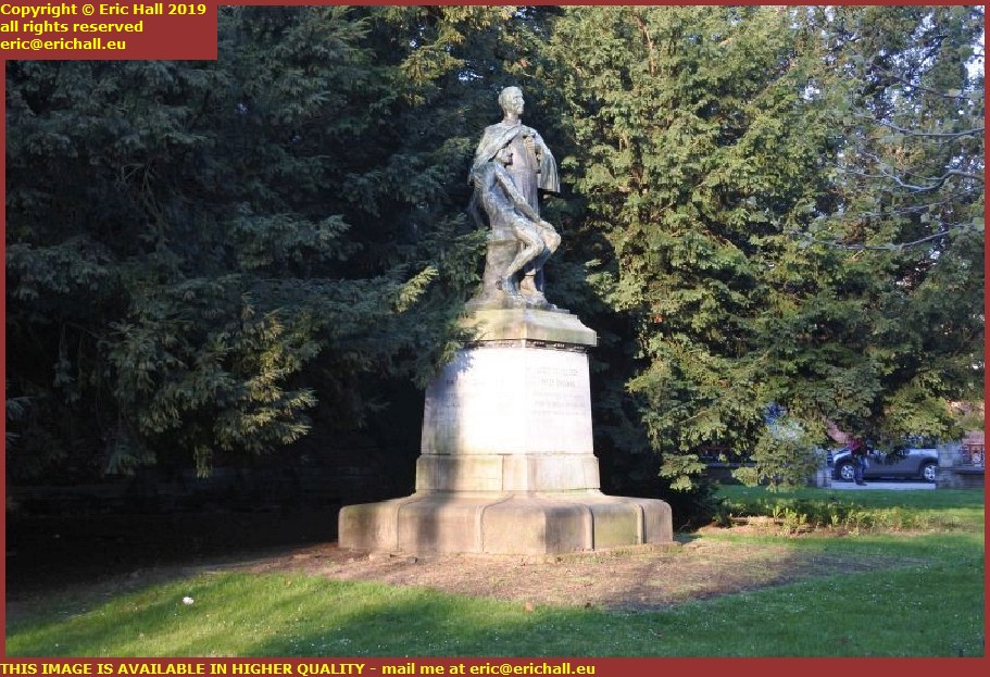 statue father damiaan brusselsestraat leuven belgium