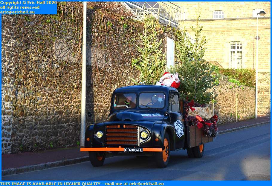 cb-303-te citroen u23 old cars father christmas boulevard vaufleury Granville Manche Normandy France Eric Hall