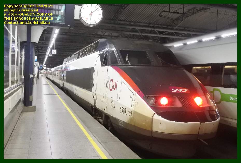 TGV Réseau 38000 tri-volt 4518 gare du midi brussels belgium Eric Hall