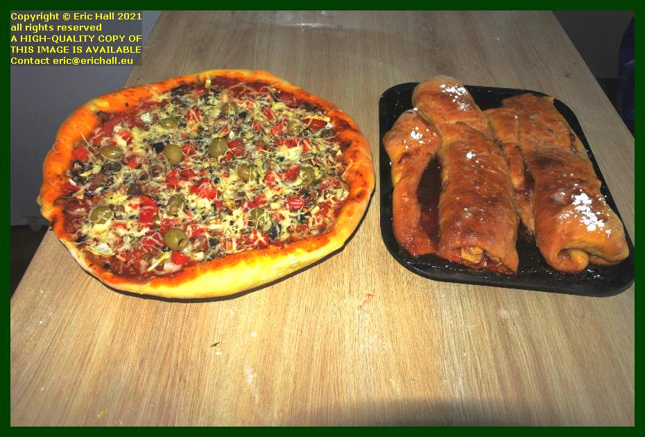 vegan pizza jam roly poly place d'armes Granville Manche Normandy France photo Eric Hall April 2021