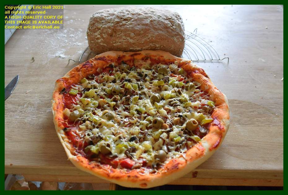 vegan pizza home made bread place d'armes granville Manche Normandy france photo Eric Hall June 2021