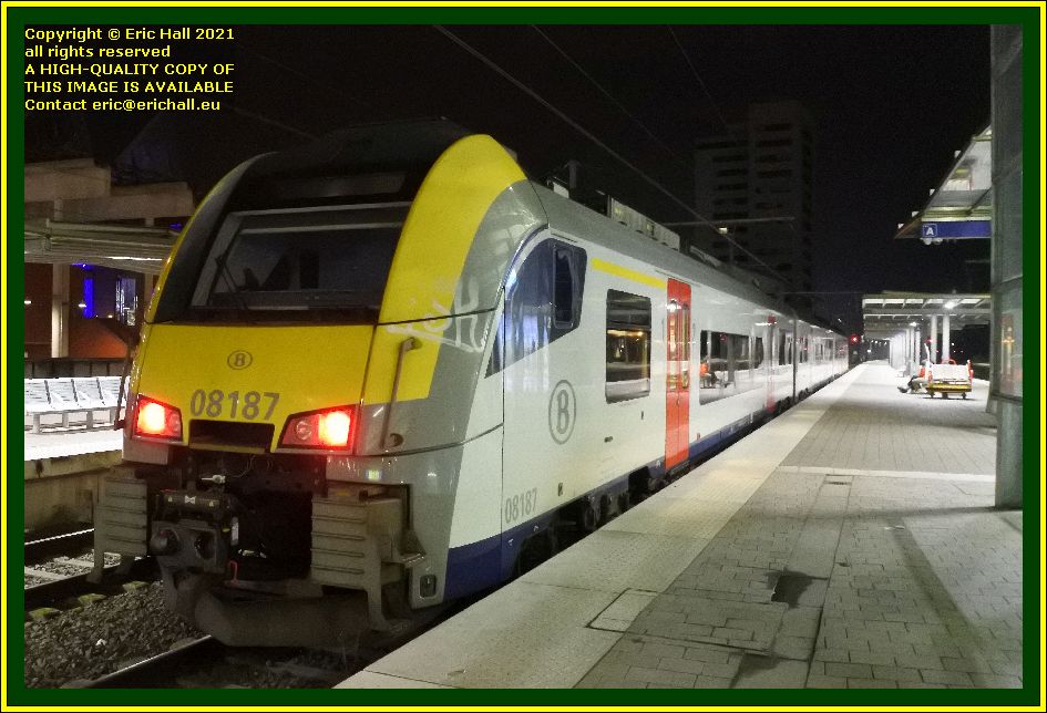 08187 class 08 electric multiple unit gare de leuven railway station Belgium photo November 2021