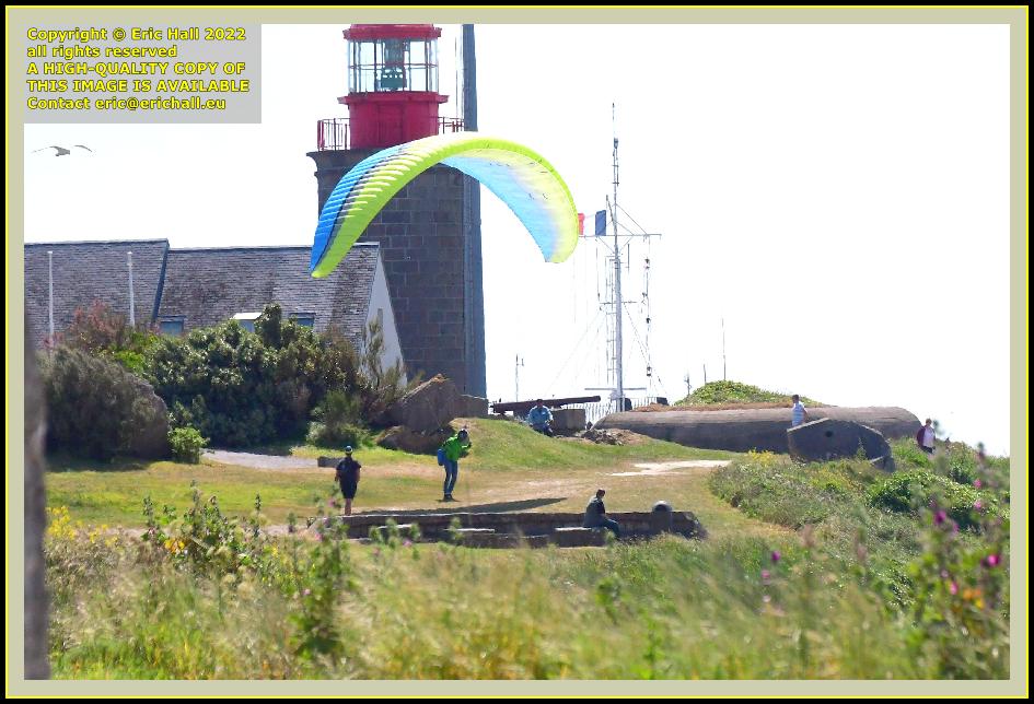 hang glider pointe du roc Granville Manche Normandy France photo Eric Hall may 2022