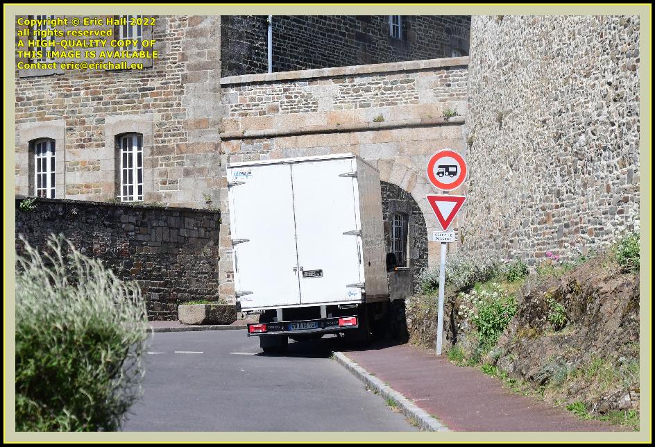 trans-shipment rue st jean Granville Manche Normandy France photo Eric Hall may 2022